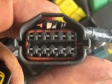 Charger l'image dans la galerie, f 115 hp Yamaha BRACKET 68V-81948-00-00, POWER TRIM RELAY 68V-8195B-01-00 2004-2011, RELAY 68V-8194A-00-00, WIRE HARNESS ASSY

