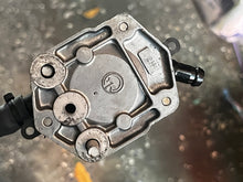 Load image into Gallery viewer, 150 hp Yamaha FUEL PUMP ASSY 6E5-24410-10-00 two stroke 1999-2001 compatible 130 - 250 hp

