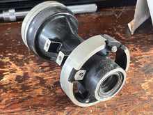 Charger l'image dans la galerie, 90 - 225 hp Johnson Evinrude PROP BEARING CARRIER 5000363 lower unit Two Stroke v4 v6
