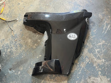 Charger l'image dans la galerie, 30 25 15 hp Evinrude E-tec LOWER SIDE COVER PORT 5009197 two stroke 2017 AB AF
