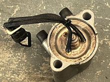 Charger l'image dans la galerie, 30 25 15 hp Evinrude E-tec FUEL INJECTOR 5010220 5004428 353748 two stroke 2017 AA AB AF
