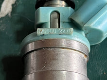 Cargar imagen en el visor de la galería, DT 175 Suzuki FUEL INJECTOR 15710-92E01 195500-2270 two stroke 1987-1992 DENSO
