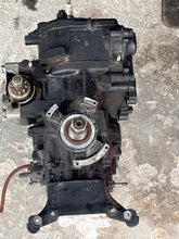 Charger l'image dans la galerie, 60 50 40 hp Mercury POWERHEAD crankcase 852071T97 Two Stroke 3 Cylinder 130 cold on all cyls
