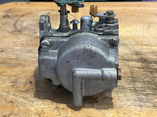 Cargar imagen en el visor de la galería, 70 hp Johnson Evinrude 313355 d2 d1 CARBURETOR w linkages, choke solenoid &amp; plunger TWO STROKE oem 0393546 0393547 CARBURETOR with linkages two stroke 1978-88
