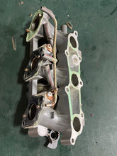 Charger l'image dans la galerie, BF 25 30 hp Honda INTAKE MANIFOLD 17100-ZV7-000ZA with THROTTLE ROD DIAPHRAGM 16400-ZV5-015 four stroke pre 1997-2003
