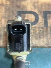 Cargar imagen en el visor de la galería, DF 175 150 hp Suzuki VACUUM SWITCHING VALVE 18117-93J00 four stroke 2006-2017
