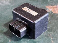 Cargar imagen en el visor de la galería, f 90 hp Yamaha FUEL RELAY 8-pin 60E-81950-00-00 four stroke 2006 compatible 50 - 250 hp
