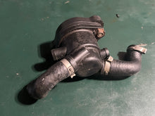 Cargar imagen en el visor de la galería, 90 - 200 hp Evinrude 5009789 VALVE, Pressure relief assembly oem 351964 Blow Off two stroke
