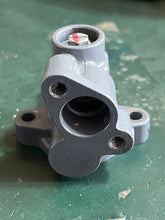 Cargar imagen en el visor de la galería, f 250 225 200 hp Yamaha thermostat cover 1 anode 6P2-1240H-00-9S 69J-1240H-00-1S four stroke 2002-2018

