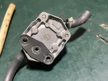 Charger l'image dans la galerie, 115 hp Yamaha 6E5-24410-03-00 FUEL PUMP 6E5-24560-00-00 FILTER ASSY two stroke oem 135-300 hp

