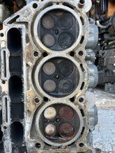 Load image into Gallery viewer, DF 225 250 hp Suzuki CYLINDER HEAD port 11103-93J02 four stroke  2004-2011

