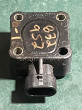 Cargar imagen en el visor de la galería, 75-300 hp Mercury TPI THROTTLE POSITION INDICATOR back-to-front 832952-2 8329522 832952-20 832952-21 Two Stroke dfi efi
