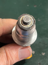 Charger l'image dans la galerie, 250 300 hp Yamaha HPDI FUEL INJECTOR 60V-13761-00-00 e7t25080 two stroke 2003-2009 some compatibility 200 225 hp cleaned
