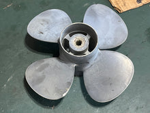 Charger l'image dans la galerie, BF 15 hp Honda 58103-zw9-v32za PROPELLER 4-blade 8-spline Propeller 9 1/4x10p HP 8 9.9 20 outboard
