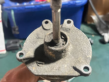 Load image into Gallery viewer, DT 150 200 hp Suzuki SHIFT ACCEL HOUSING X 26100-87D35 YOKE 25131-87E00 two stroke 1988-2003 some non-super6 150 175 200 hp

