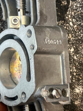 Charger l'image dans la galerie, 150 175 hp Johnson Evinrude THROTTLE BODY PLATE SET 340650 0340649 Two Stroke PX &amp; CX models 5005107 5005108
