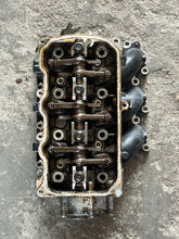 Load image into Gallery viewer, 40 30 hp Mercury EFI CYLINDER HEAD ASSY crankcase 877568T 803016T06 COVER 834779A1 four stroke 3 cylinder 2005

