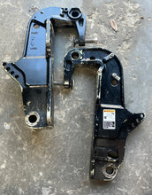 Charger l'image dans la galerie, 25 30 hp Mercury Tohatsu CLAMP BRACKET RIGHT 3AEQ772110 LEFT 3AEQ772120 - CLAMP port strbd 804039T01 804038T01 four stroke 20
