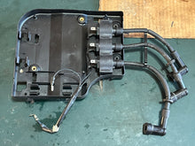 Cargar imagen en el visor de la galería, BF 50 40 hp Honda 30587-ZV5-003 ignition CASE, ignition coils 30511 30512 30513-zv5-003 four stroke 2000-2007
