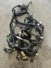 Cargar imagen en el visor de la galería, damaged BF 150 hp Honda 32100-ZY6-020 MAIN WIRE HARNESS ASSY 32100-zy6-0201 serial range BANJ-109 - 129 four stroke
