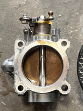 Cargar imagen en el visor de la galería, f 115 hp Yamaha THROTTLE BODY 6EK-13751-00-00 SILENCER 6DA-14440-00-00 four stroke 2014-2025
