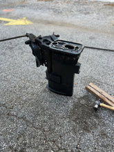 Cargar imagen en el visor de la galería, 25 hp Mercury 9098A5 Driveshaft HOUSING 20” LONG SHAFT two stroke 1997 822237A3 SWIVEL BRACKET 822238A9 SWIVEL HEAD 8796A7 87
