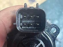 Charger l'image dans la galerie, f 115 200 225 hp Yamaha 68V-1312A-00-00 iac isc VALVE CONTROL sensor 2000-2010 FOUR STROKE
