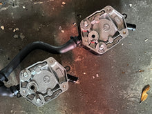 Load image into Gallery viewer, 150 hp Yamaha FUEL PUMP ASSY 6E5-24410-10-00 two stroke 1999-2001 compatible 130 - 250 hp
