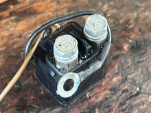 Load image into Gallery viewer, 150 - 300 hp Yamaha FUEL RELAY starter 68V-8194A-00-00 two stroke HPDI
