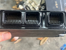 Load image into Gallery viewer, F 225 hp 4.2 liter yamaha four stroke 4 stroke ECU 6CC-04  6CC-8591A-04-00 2014 854 hrs
