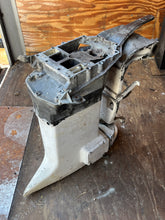 Load image into Gallery viewer, 140 125 120 hp Johnson Evinrude 20” MIDSECTION with EXHAUST HOUSING 0397861 ADAPTOR 0398694 SWIVEL BRACKET 0432708 STEERING A
