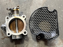 Cargar imagen en el visor de la galería, f 115 hp Yamaha THROTTLE BODY 6EK-13751-00-00 SILENCER 6DA-14440-00-00 four stroke 2014-2025
