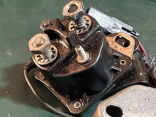 Cargar imagen en el visor de la galería, 250 - 90 hp Evinrude Ficht 0985064 SOLENOID 985064 Voltage Regulator 315480 OEM two stroke
