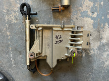 Charger l'image dans la galerie, vf 250 225 200 hp Yamaha VST Float Chamber 6CB-14160-10-00 with fuel pump 6CB-13907-10-00 4.2 liter Four Stroke TESTED
