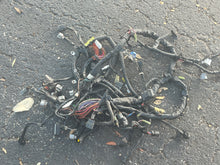 Cargar imagen en el visor de la galería, parts DAMAGED f 250 Yamaha 6p2-82590-20-00 Wiring Engine Harness NLA damaged parts Four Stroke 250 hp OEM 2005
