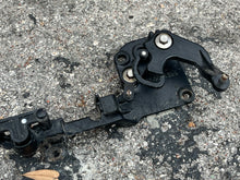 Cargar imagen en el visor de la galería, 115 hp Mercury THROTTLE LEVER 8M0051365 8M0008288 &amp; BRACKET 897763T01 897763T03 four stroke EFI
