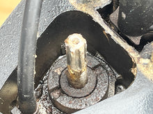 Load image into Gallery viewer, 135,150, 175, 200 hp Mercury  1647-9147-c1 counter-rotation 2.5 Liter lower unit 25” xl - shifts &amp; is pressure tested
