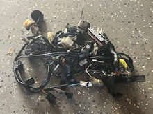 Cargar imagen en el visor de la galería, DF 60 70 hp Suzuki 36610-99EL0 WIRING HARNESS ASSY motor cable oem Four Stroke 4 Cylinder 08~09 1998-2009
