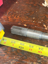 Cargar imagen en el visor de la galería, DF 250 300 hp Suzuki DRIVE SHAFT ASSEMBLY 57110-93L12 XL 25” four stroke 2016-2026 38” overall length
