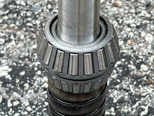 Charger l'image dans la galerie, 225 - 400 hp Mercury Verado XXXL 30” Driveshaft 45-8m008696 (45-8m0086969) for HD Gearcase with bearings - possibly equivalen
