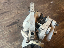 Load image into Gallery viewer, 150 hp Evinrude 25” MIDSECTION SWIVEL 0434724 0435006 STEERING ARM 0436983 HOUSING 0340731 0338664 stern BRACKETS 0335489 033
