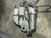 Load image into Gallery viewer, 250 hp Yamaha OX66 VST FLOAT CHAMBER W TOP 66K-14980-00-00 &amp; FUEL PUMP 67H-13907-00-00 Two Stroke v6 150 - 225 hp 1999-2003
