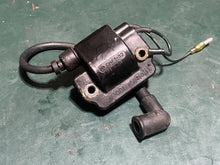 Load image into Gallery viewer, 115 - 225 hp Yamaha Ignition Coil CM 61-32, 1988 V6 1 eyelet 1 bullet cm61-32 6E5-85570-11-00

