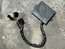 Cargar imagen en el visor de la galería, 50 hp Yamaha 62Y-85540-02-00 8250981 f8t32473 IGNITER CDI UNIT 62y-02 62Y-85540-02-00 four stroke 1998 yamamerc
