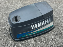 Charger l'image dans la galerie, 90 hp Yamaha Inshore TOP COWLING ASSY 6H1-42610-W0-4D two stroke 1997-

