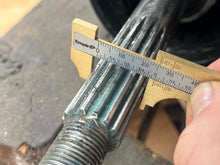 Load image into Gallery viewer, 135,150, 175, 200 hp Mercury  1647-9147-c1 counter-rotation 2.5 Liter lower unit 25” xl - shifts &amp; is pressure tested
