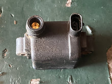 Cargar imagen en el visor de la galería, 135 150 200 225 hp Mercury IGNITION COIL 3-pin 850277 two stroke OPTIMAX
