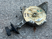 Cargar imagen en el visor de la galería, 40 35 hp Tohatsu 40c Nissan 345050001 RECOIL STARTER two stroke NO NEUTRAL
