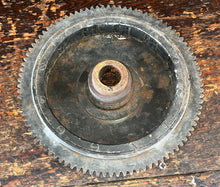 Charger l'image dans la galerie, 200 175 150 hp Mercury Mariner FLYWHEEL 74787 7555A8 257-7555A8 859238A9 817632A9 5545A16 5545A9 5545A5 two stroke v6 TOWER O
