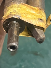 Charger l'image dans la galerie, DT 150 200 hp Suzuki 25” SHIFT ACCEL HOUSING 26110-87D00 CLUTCH ROD CONNECTOR X 25611-87D10 SHIFT SHAFT 23111-87D10 YOKE 2513

